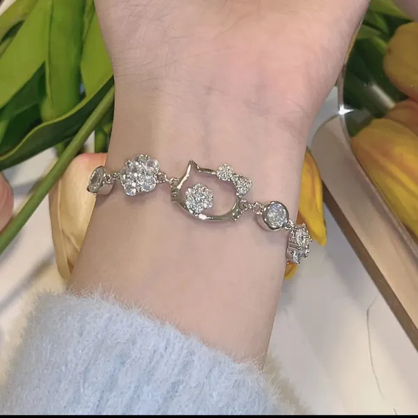 Silver_Alloy_Bracelet_For_Women