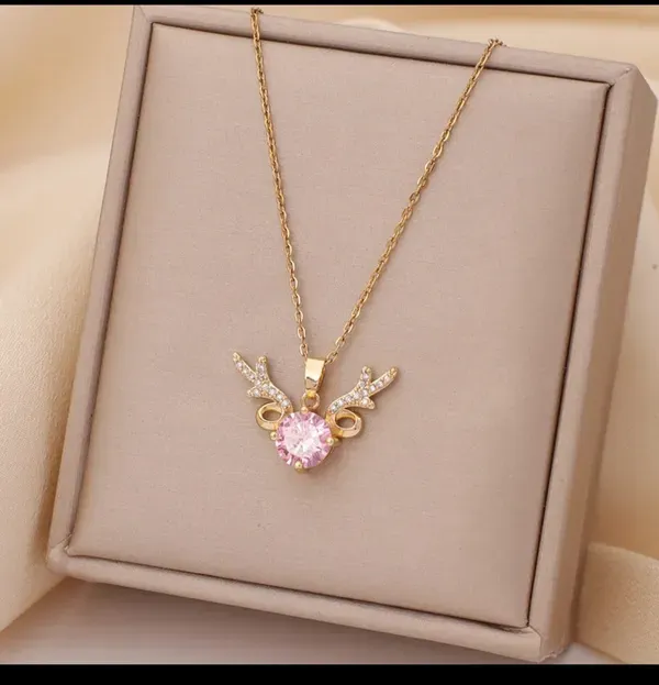 Gold_Alloy_Pendant_Necklace_For_Women