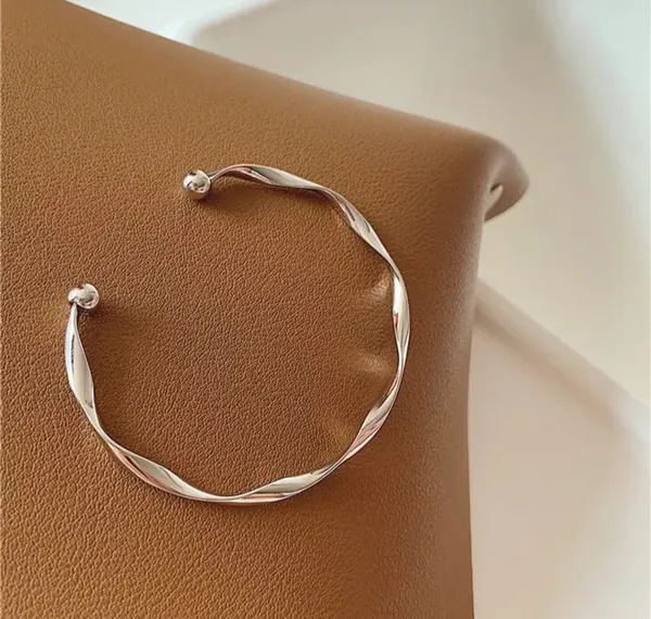 Silver_Alloy_Bracelet_For_Women