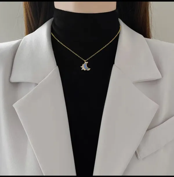 Gold_Alloy_Pendant_Necklace_Set_For_Women