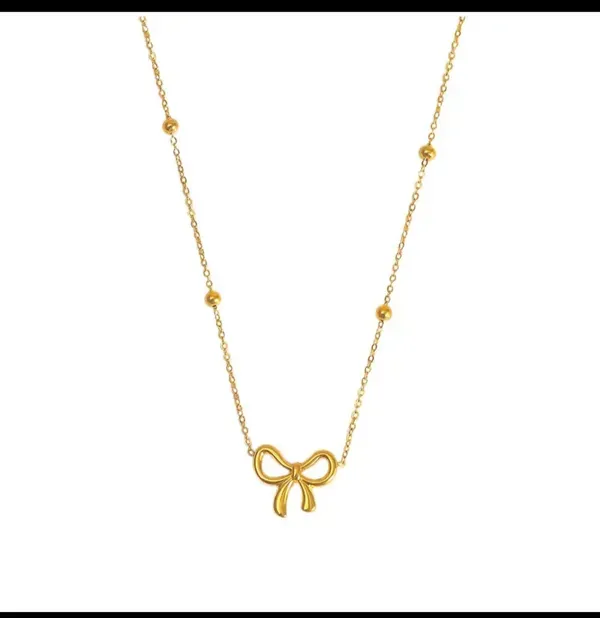Gold_Alloy_Pendant_Necklace_For_Women
