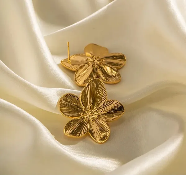 Elegant_Gold_Tone_Flower_Stud_Earrings_For_Women_Textured_Floral_Statement_Jewellery_For_Party_Wedding_Festive_Ethnic_And_Stylish_Everyday_Wear