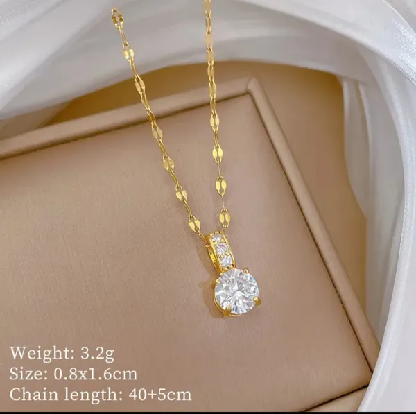Gold_Alloy_Pendant_Necklace_For_Women