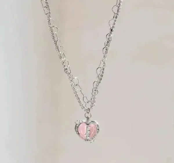 Silver_Alloy_Pendant_Necklace_For_Women