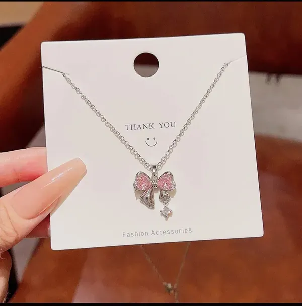 Gold_And_Silver_Alloy_Pendant_Necklace_For_Women