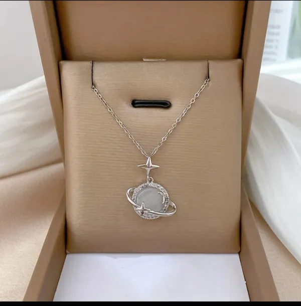 Silver_Alloy_Pendant_Necklace_For_Women