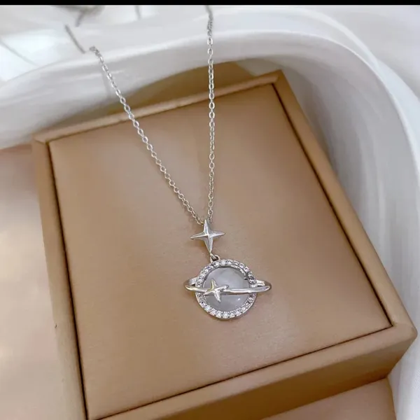 Silver_Alloy_Pendant_Necklace_For_Women