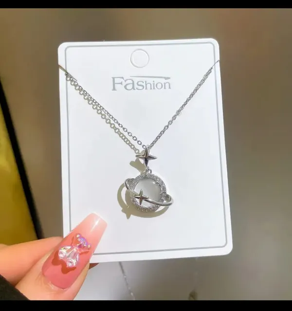 Silver_Alloy_Pendant_Necklace_For_Women