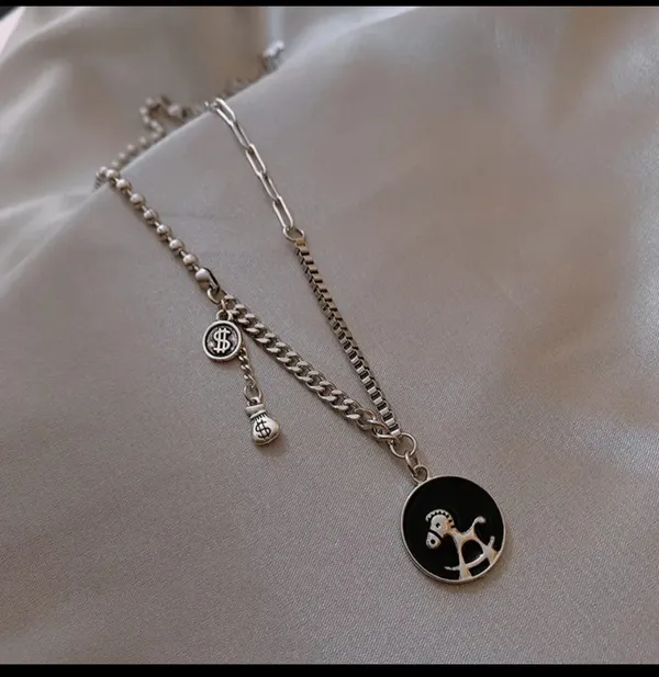 Silver_Alloy_Pendant_Necklace_For_Women