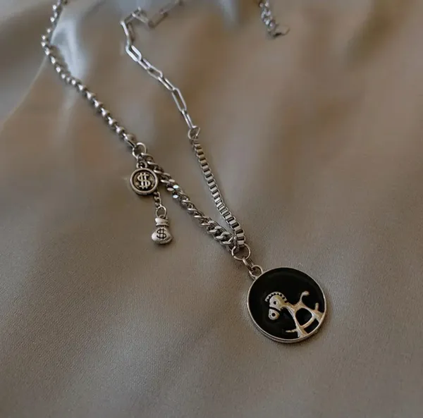 Silver_Alloy_Pendant_Necklace_For_Women