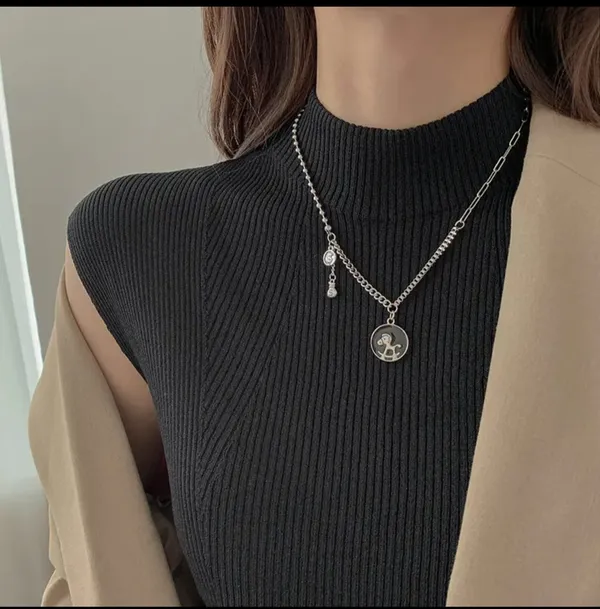 Silver_Alloy_Pendant_Necklace_For_Women