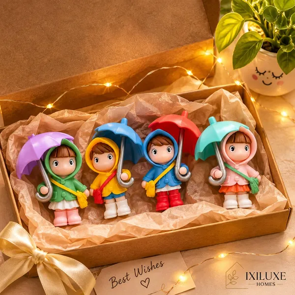 Miniature_Figurine_Set_With_Umbrellas