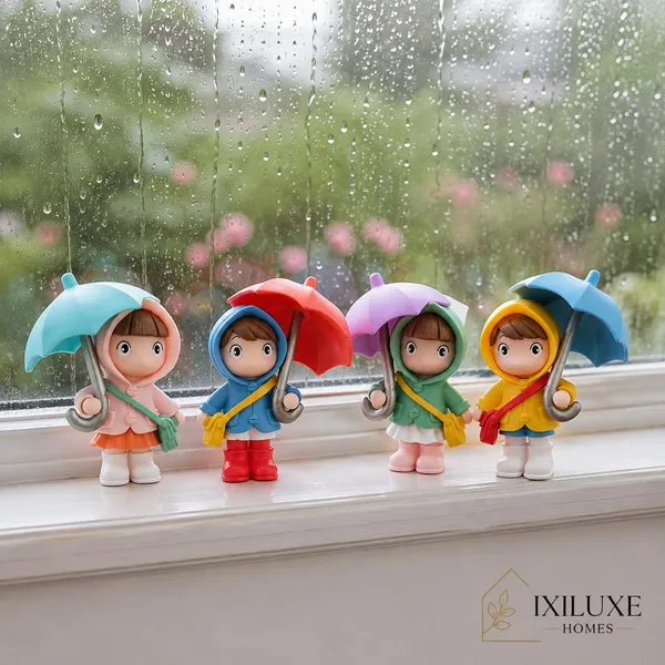 Miniature_Figurine_Set_With_Umbrellas