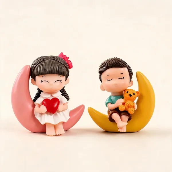 Couple_Figurines_With_Moon_Base_-_Pack_of_2