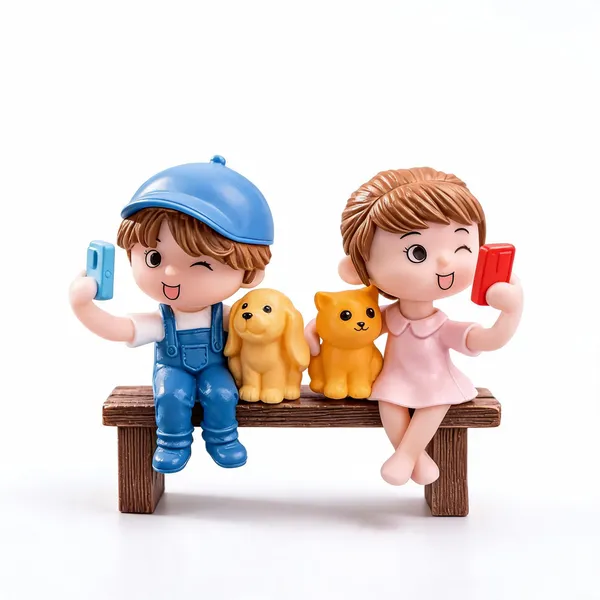 Polyresin_Couple_Figurines_With_Pets_-_Pack_of_2