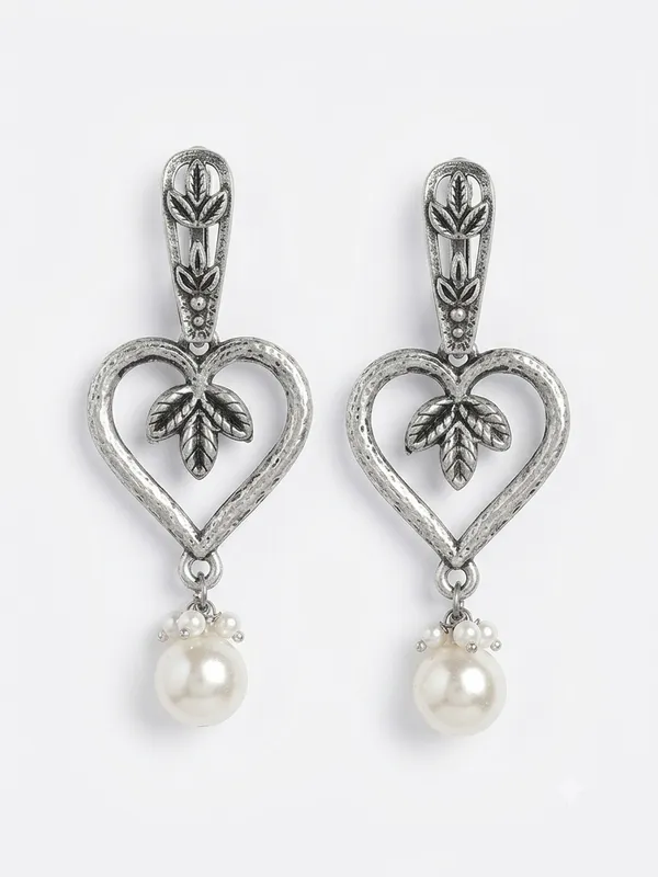 Silver_Tone_Heart_Pearl_Drop_Earrings_for_Women