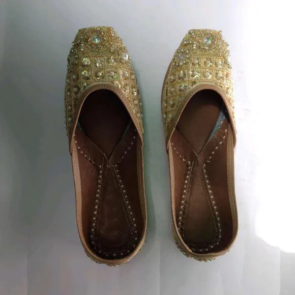 Womens_Genuine_Leather_Jutti