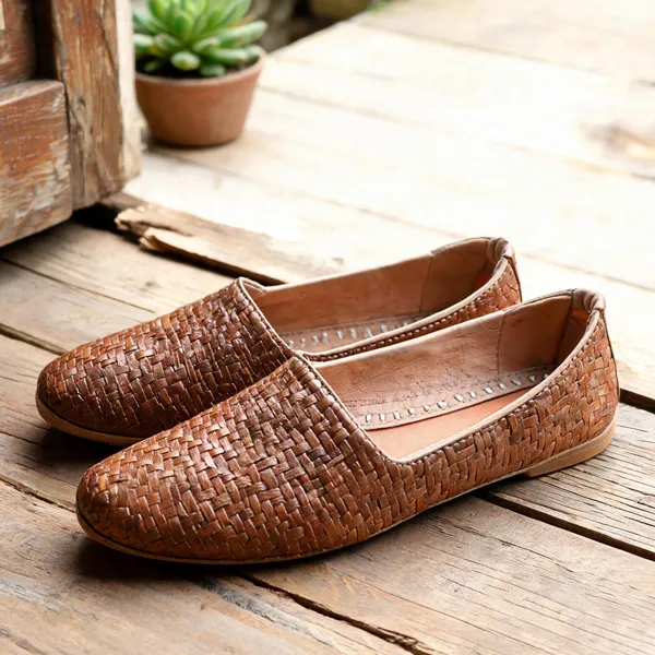 Womens_Genuine_Leather_Jutti
