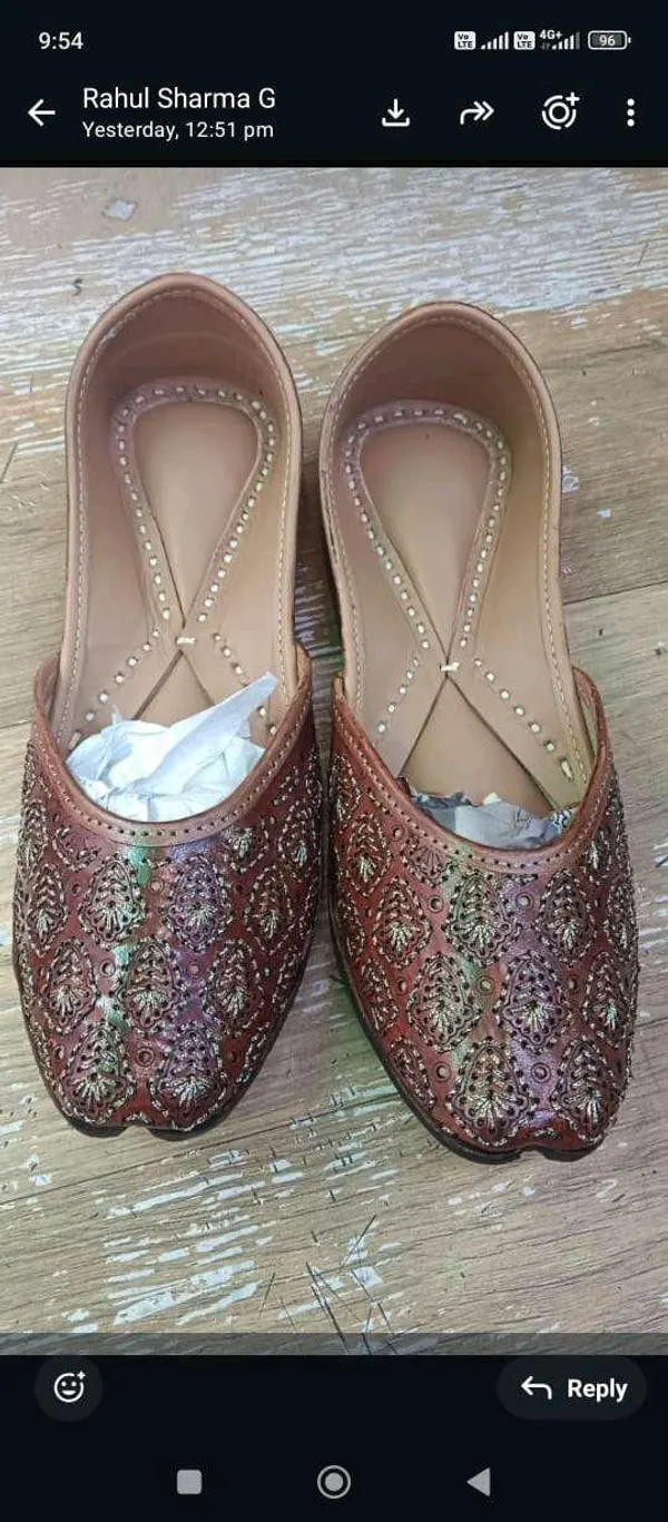 Womens_Genuine_Leather_Jutti