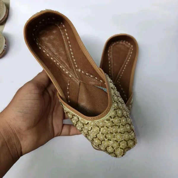 Womens_Genuine_Leather_Jutti