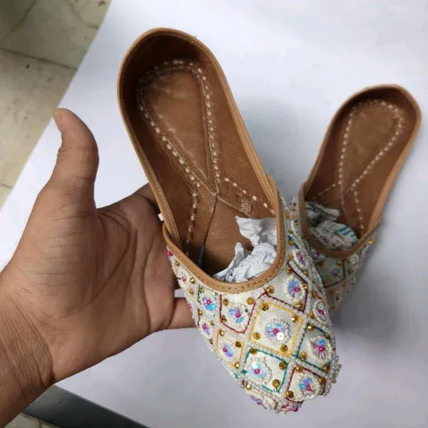 Womens_Genuine_Leather_Jutti