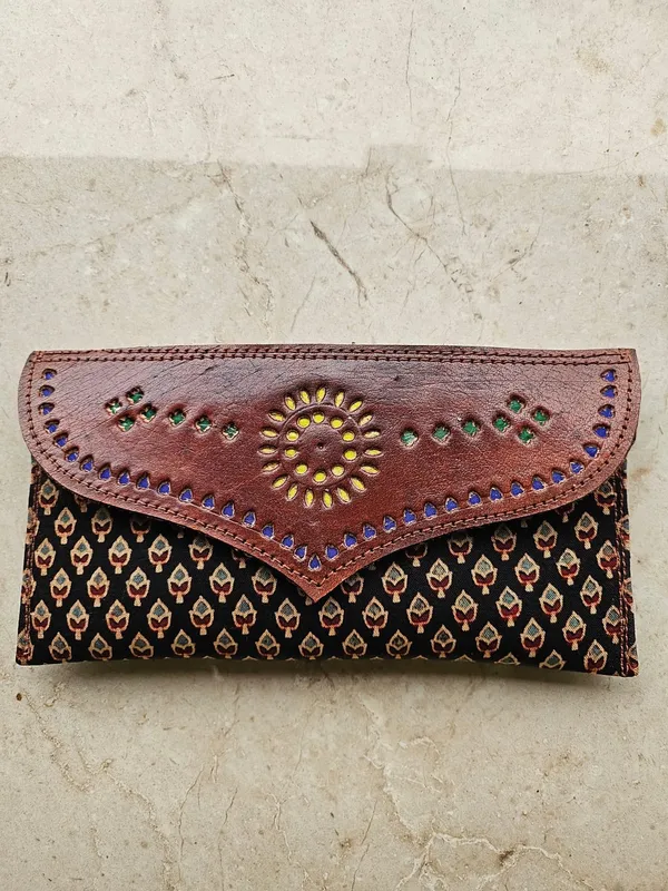 Brown_Patterned_Flap_Clutch_Bag