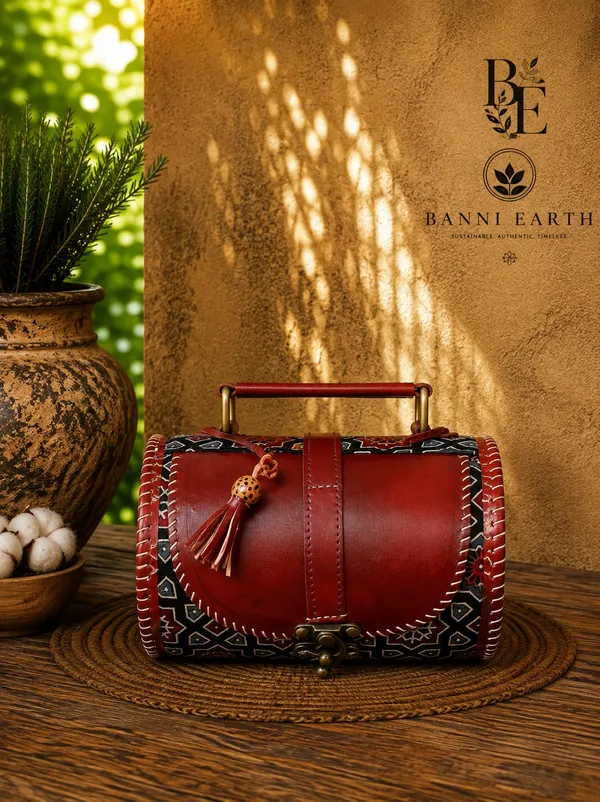 DHOLAK_BLACK-The_Sling_handcrafted_bag_with_shoulder_strap