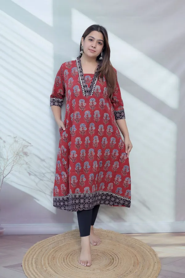 Ria_Maroon_Ajarakh_Buta_Natural_Dye_Cotton_Kurti