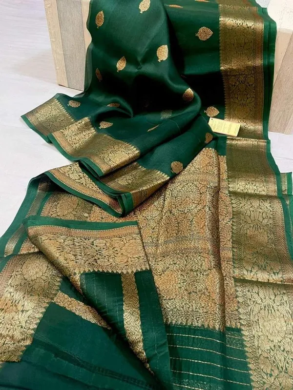 Green_Banarasi_Kora_Silk_Sarees_Copper_Zari_Weaving_Boota_Body_Jamawork