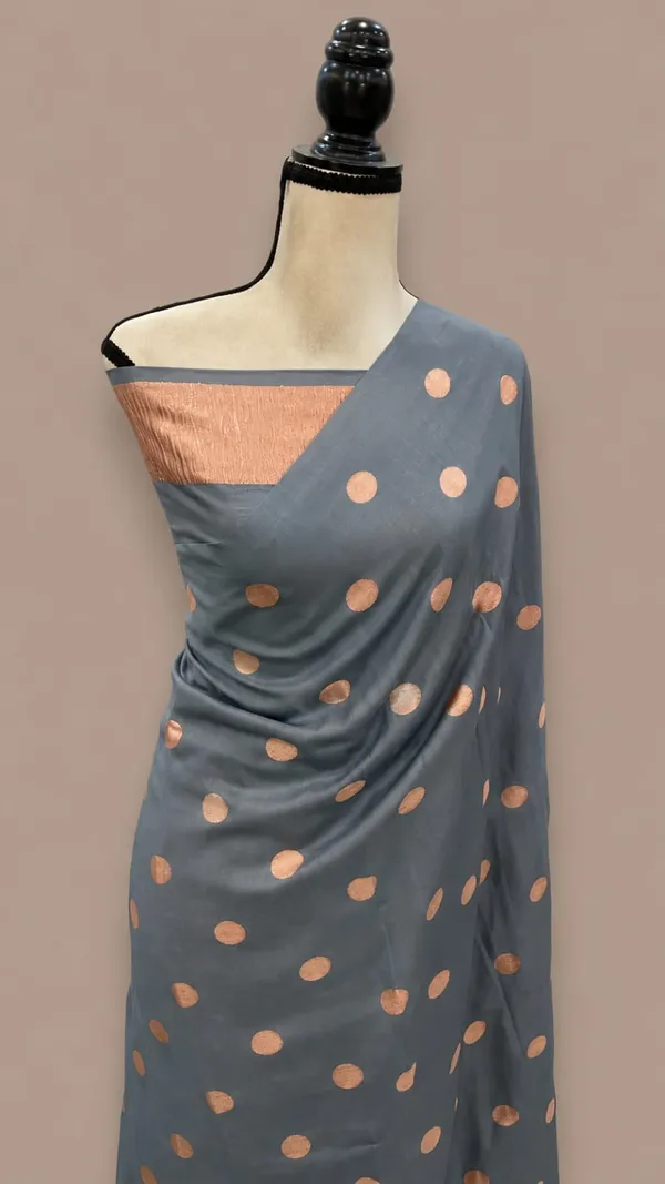 Grey_Polka_Dot_Saree_for_Women