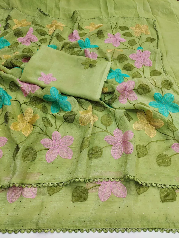 Viscos_Crunchy_Silk_Fabric_with_Fancy_Floral_Design_Embroidery_Thread_Work_With_Blouse