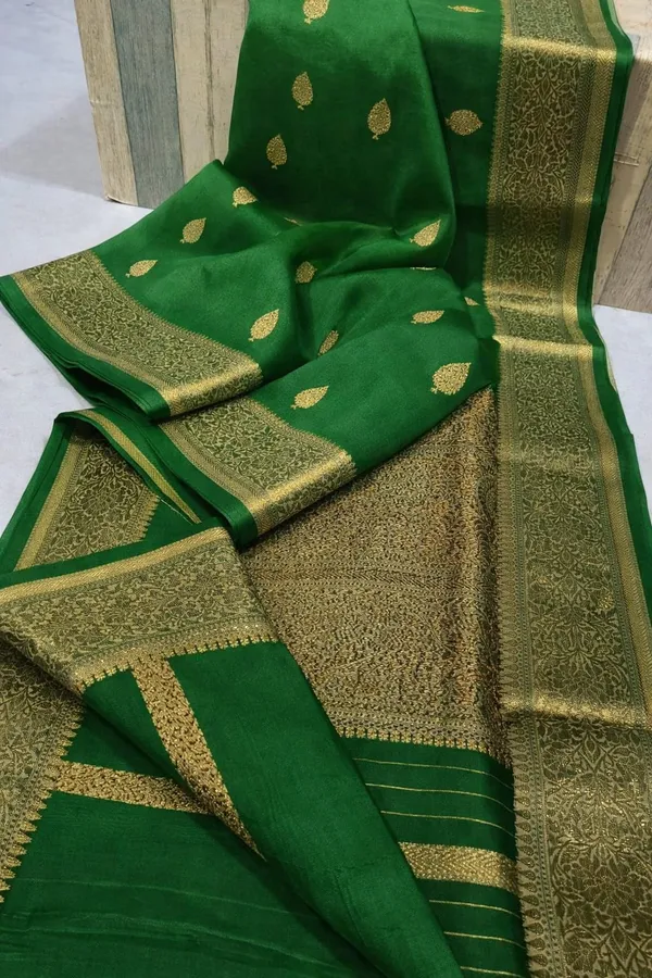 Green_Banarasi_Kora_Silk_Sarees_Copper_Zari_Weaving_Boota_Body_Jamawork