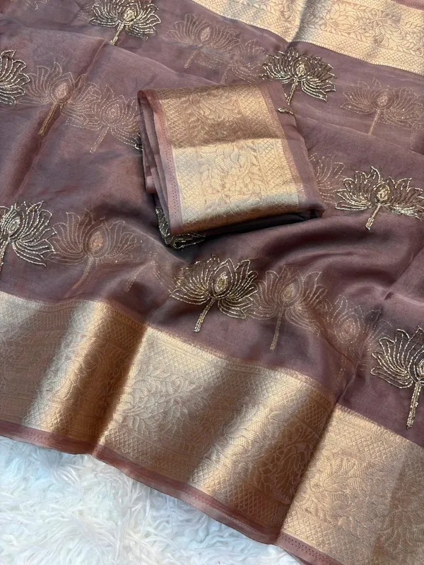 Mauve_Kanchipuram_Golden_Organza_Tissue_With_Jacquard_Border_With_Beautiful_Beads_Worked_Lotus