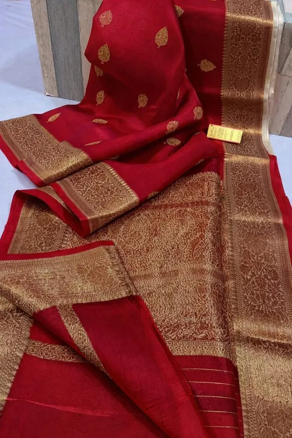 Red_Banarasi_Kora_Silk_Sarees_Copper_Zari_Weaving_Boota_Body_Jamawork
