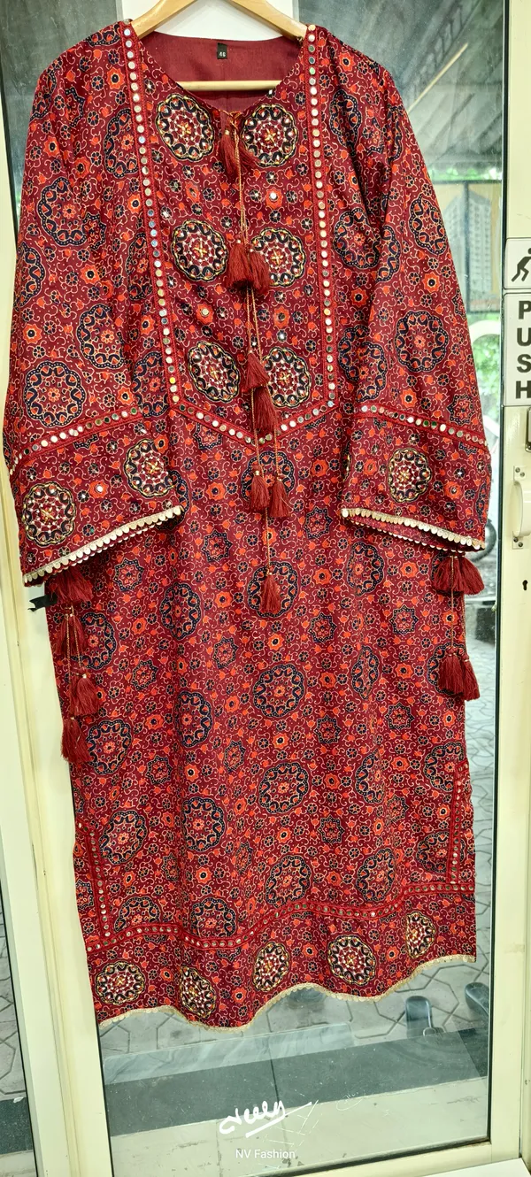 Orange_Natural_Crepe_Straight_Paisley_Salwar_Suit_Set_For_Women