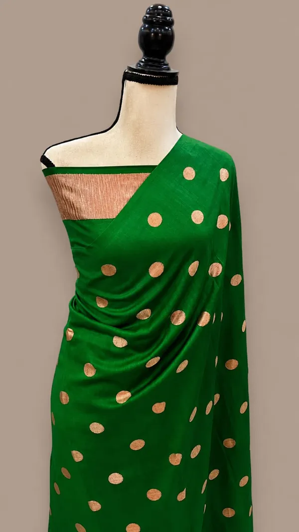 Green_Woven_Polka_Dot_Saree_for_Women