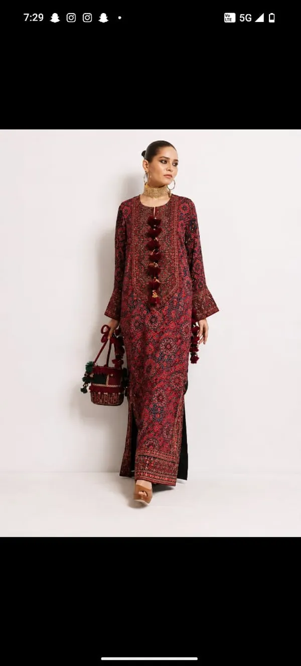 pakistani_farsi_salwar_suit_with_natural_crape_fabric_and_georgette_satin_dupatta