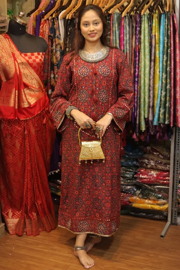 Red_Straight_Paisley_Salwar_Suit_Set_For_Women