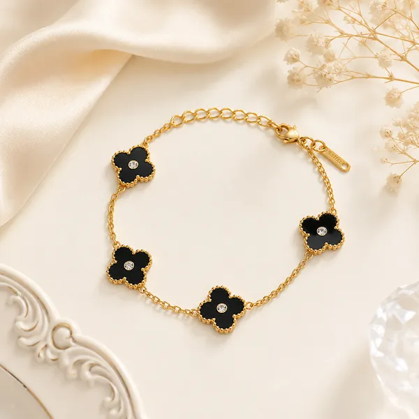 Midnight_Clover_Bracelet_52219