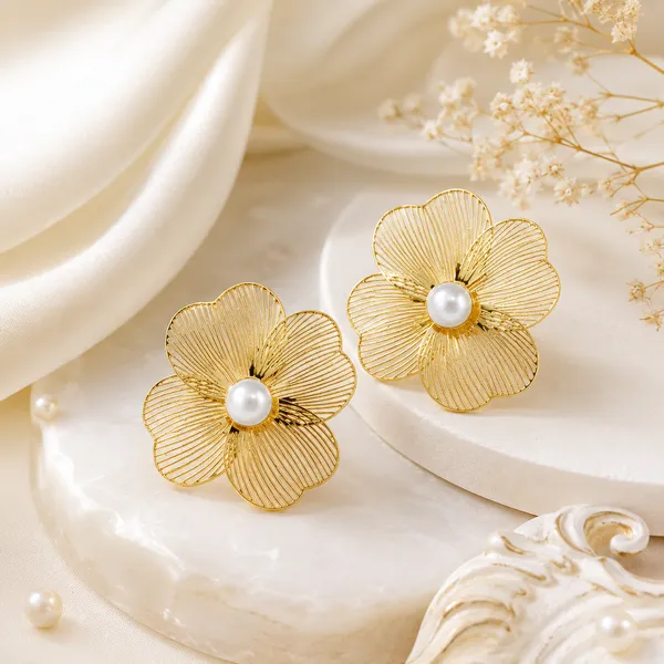 Flora_Pearl_Radiance_Earrings_52411