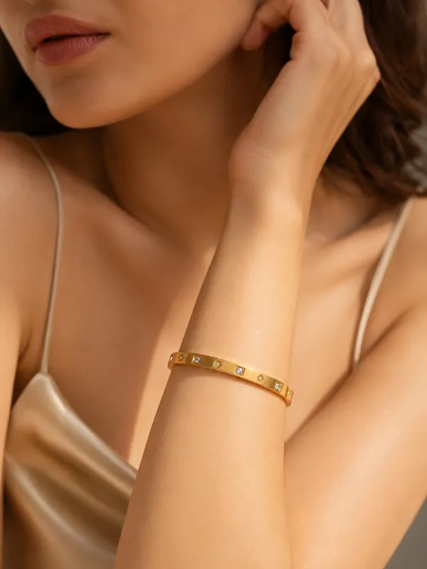 Aurea_Star_Bracelet_(57446)