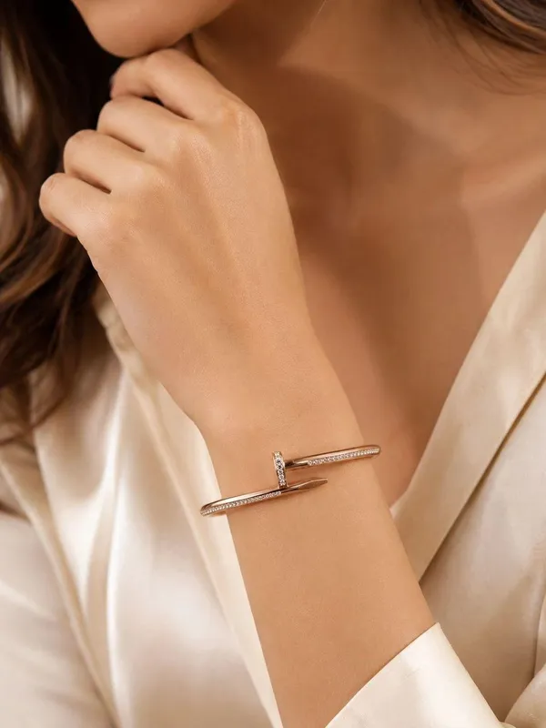 Women_Rose_Gold_Nail_Bracelet