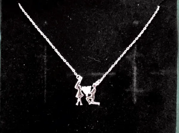Silver_Couple_Figure_Pendant_Necklace_For_Women