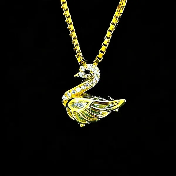 Gold-Tone_Swan_Crystal_Pendant_Necklace_For_Women