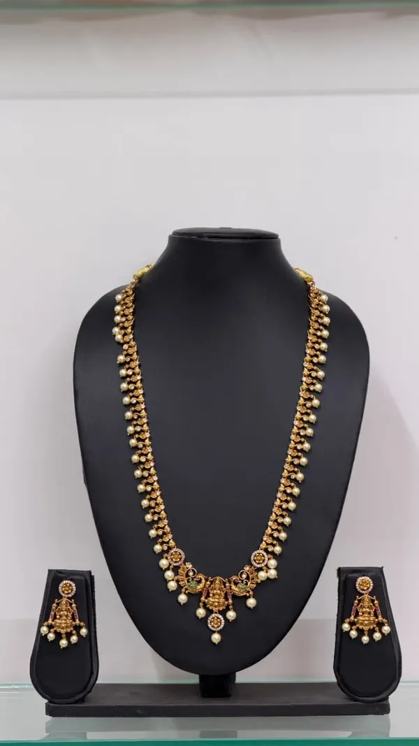 Gold_Tone_Temple_Jewellery_Set_for_Women