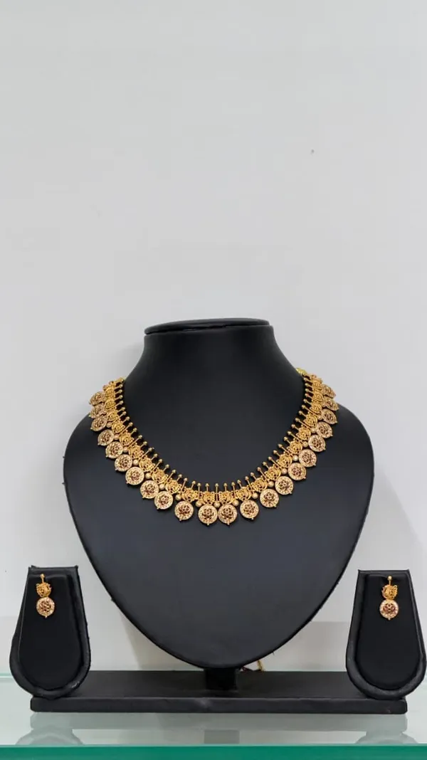 Gold_Tone_Traditional_Necklace_Set_for_Women