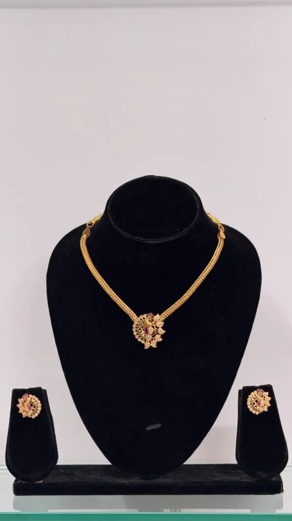 Gold_Tone_Traditional_Jewellery_Set_for_Women