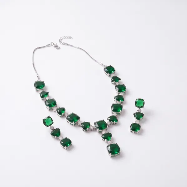 Green_Stone_Necklace_Set_For_Women