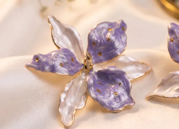 Lavender_White_Dual_Tone_Enamel_Floral_Earrings