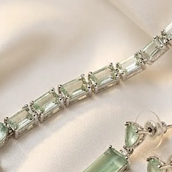 Emerald_Green_Pendant_Cz_Choker_Set
